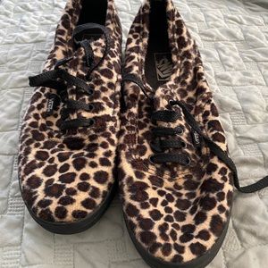 Leopard faux fur Vans